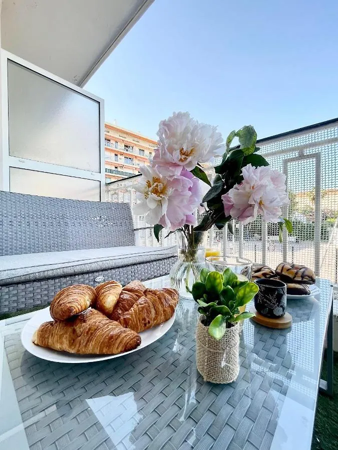 Comfortable Apartment With Parking - Antibes Riviera France